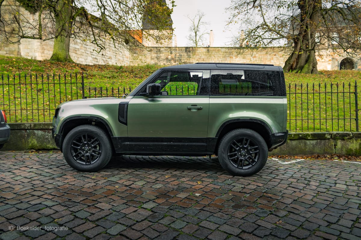 Land Rover Defender 110