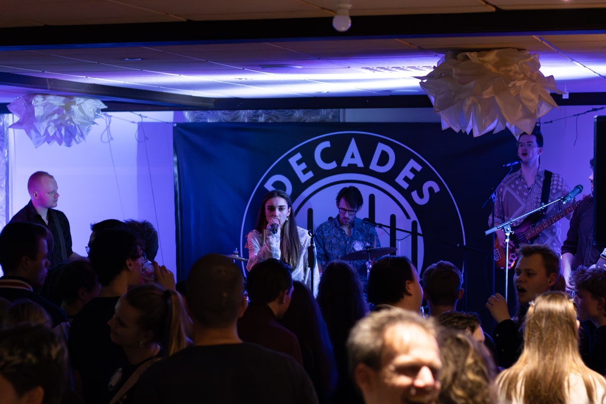 Decades cover band eindjaars optreden